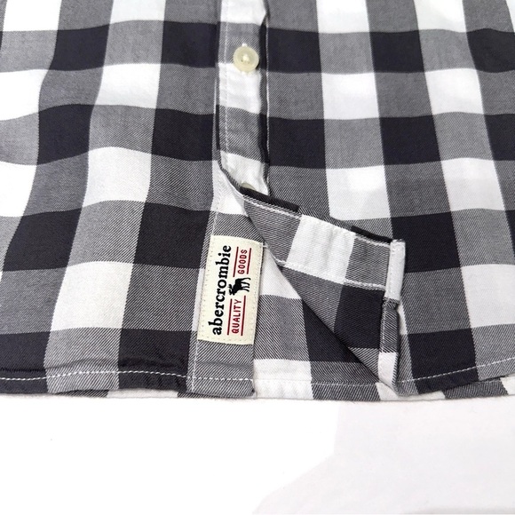 Boy’s Abercrombie Gray And White Plaid Button Up Shirt - Picture 3 of 6